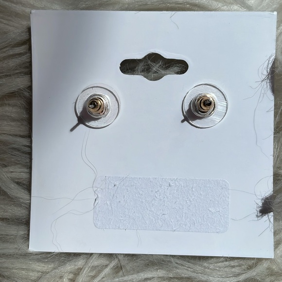 3/$20! NWT Kids turtle stud earrings topaz-like stone - Picture 2 of 2